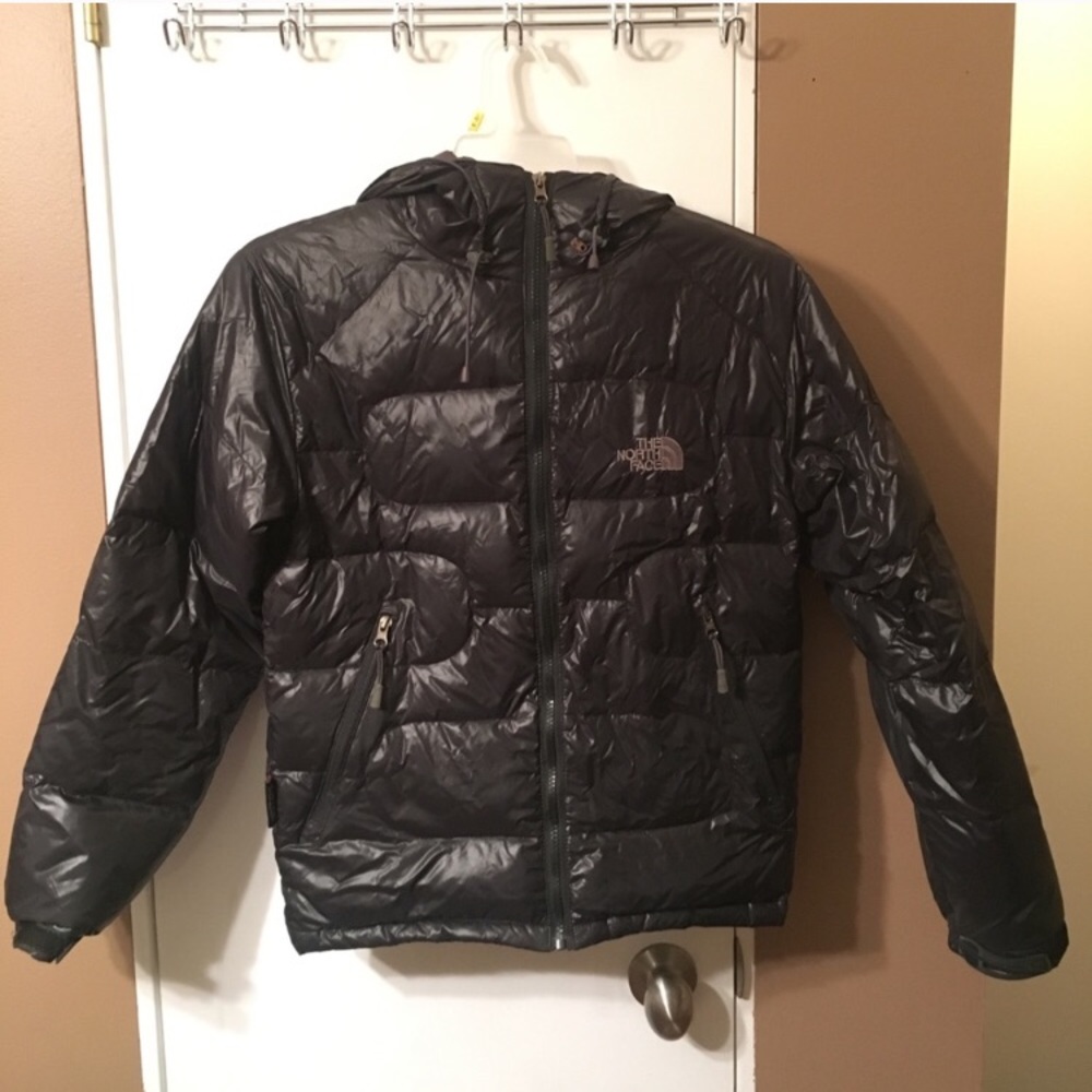 The North Face puffer jacket like new 🖤